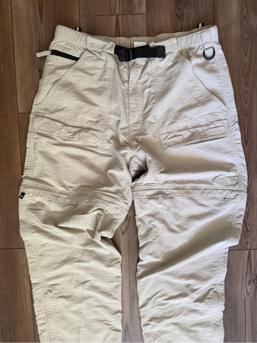 The North Face men’s nylon pants convertible zip off size large